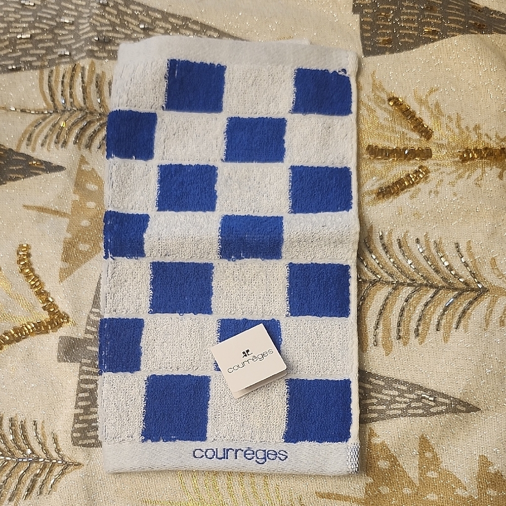 Courregs Blue and White Bath Towel Nwt Checkered